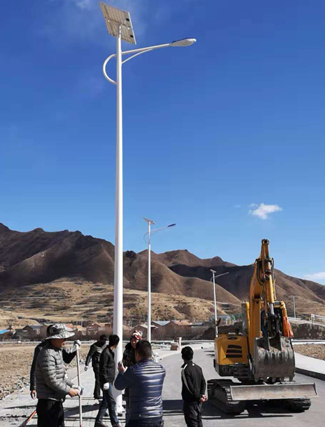 甘南碌曲10米迭部太阳能路灯项目