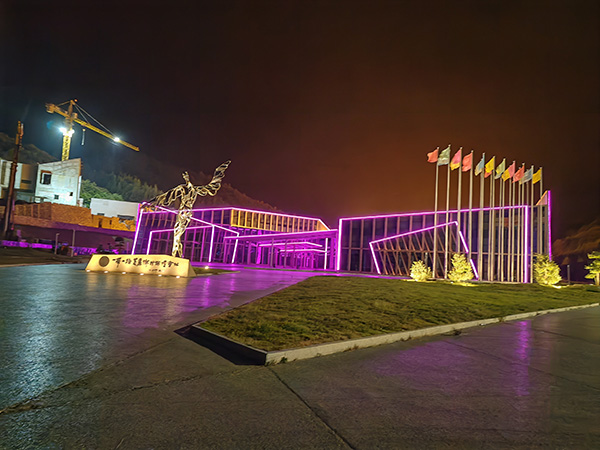 城市亮化是现代城市建设的重要组成部分，它不仅可以美化城市的夜景，还能提升城市的整体形象。随着科技的不断进步，城市亮化也得到了更多的关注和创新。本文将介绍一些关于城市亮化的创意和技术，帮助读者了解迭部城市亮化的重要性以及如何进行迭部城市亮化的规划和实施。